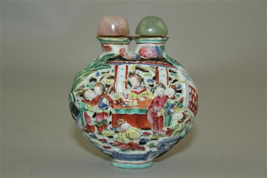 A Chinese moulded famille rose double snuff bottle, 1820-1850, 6cm, faults